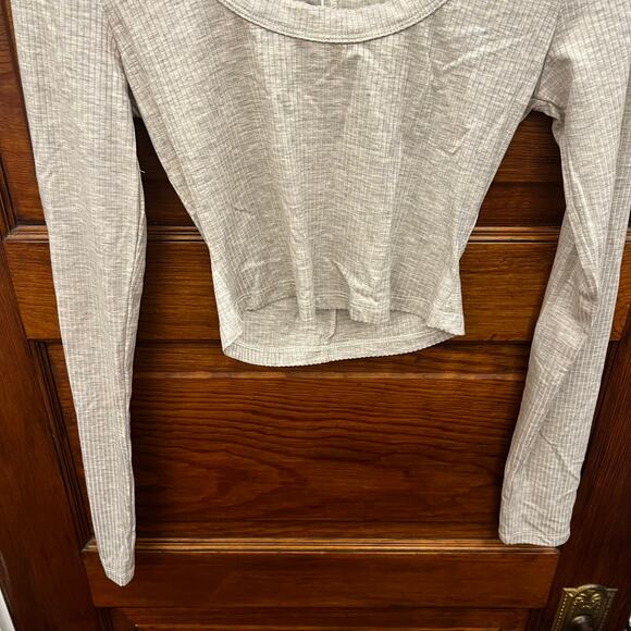 Reformation Paige Long Sleeve Crop Top Marble Tencel Stretch Size XS NWT - Picture 3 of 11